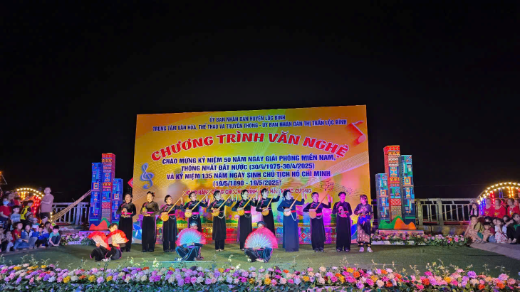 Suara Nyanyian Then yang Lembut dari Masyarakat Etnis Tay di Kecamatan Khanh Xuan - ảnh 3