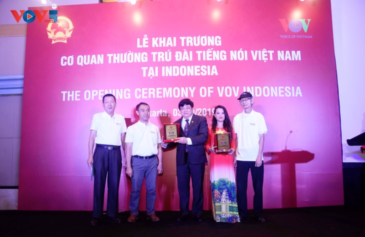 59 Tahun Program Siaran Bahasa Indonesia Mengabdi dan Menyatakan Terima Kasih kepada Para Pendengar - ảnh 2