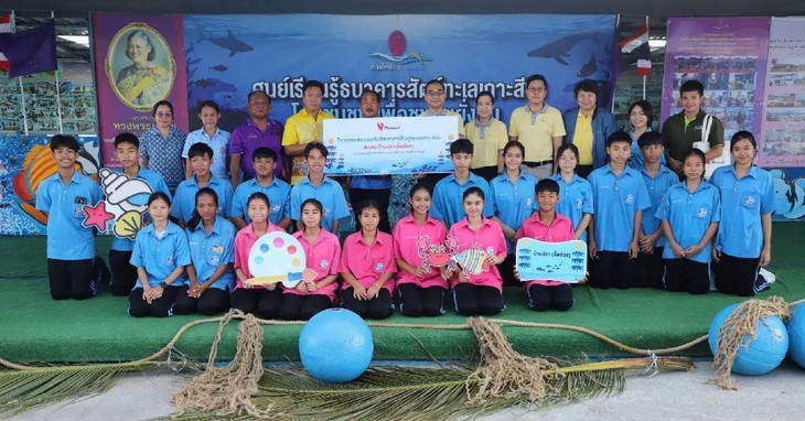 Kaum Nelayan di Pulau Koh Sichang Bersama dengan Proses Membuat “Rumah untuk Ikan” - ảnh 3