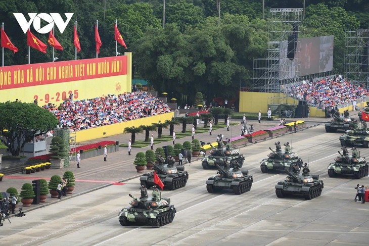 Gladi Bersih Tingkat Negara Parade Militer dan Pawai Massa Peringatan HUT ke-80 Revolusi Agustus dan Hari Nasional Vietnam - ảnh 6
