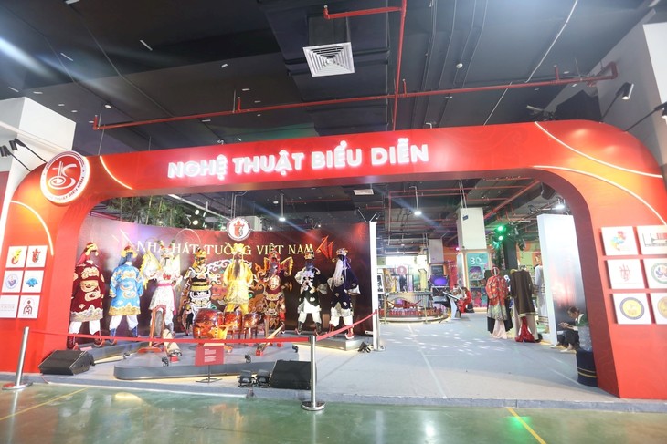 Konvergensi Identitas - Menegaskan Posisi Budaya Vietnam dalam Aliran Modern - ảnh 1