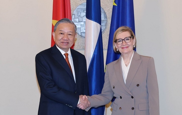 Sekjen KS PKV, To Lam Lakukan Pertemuan dengan Wakil Ketua Pertama Parlemen Finlandia, Paula Risikko - ảnh 1