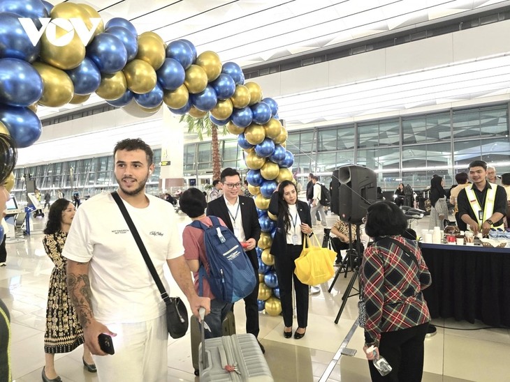Peresmian Lini Penerbangan Langsung yang Hubungkan Dua Ibu Kota untuk Sambut HUT ke-70 Hubungan Vietnam-Indonesia - ảnh 1
