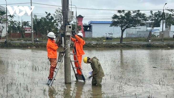 Mempercepat Pemulihan Pasca Banjir agar Kehidupan Masyarakat akan Segera Stabil sebelum Tahun Baru Imlek 2026 - ảnh 13