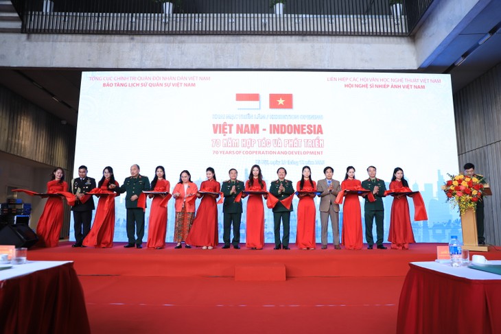 Rekam Jejak Pameran “Vietnam – Indonesia: 70 Tahun Kerja Sama dan Pembangunan“ - ảnh 1