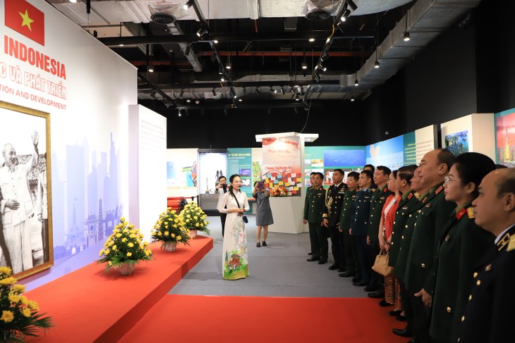 Rekam Jejak Pameran “Vietnam – Indonesia: 70 Tahun Kerja Sama dan Pembangunan“ - ảnh 8