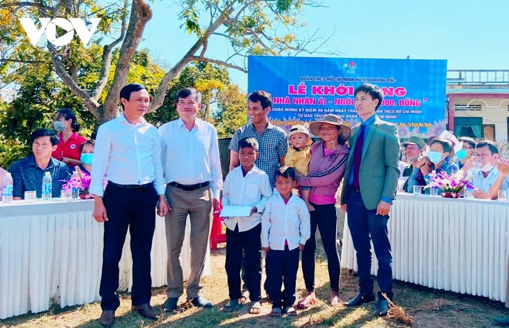 Siswa Sumbang Pembangunan Rumah Kasih Sayang - ảnh 2