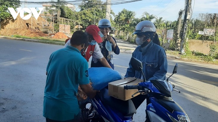 Pasar 0 VND di Provinsi Tien Giang Ringankan Beban Penduduk Miskin - ảnh 2