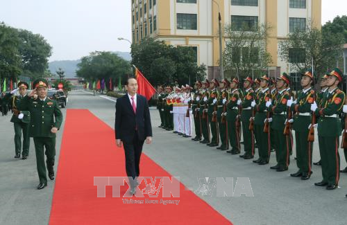 越南国家主席陈大光视察第一军区武装力量 - ảnh 1