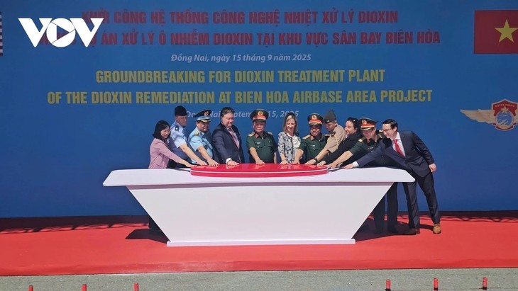 国防外交有助于克服战争后果  建设和平 - ảnh 3