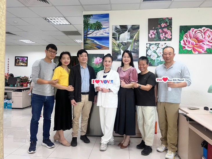 朋友上门拜访，分享越南之旅 - ảnh 2