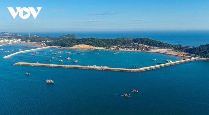 各地为重点工程、项目开工和落成典礼做好准备 - ảnh 1