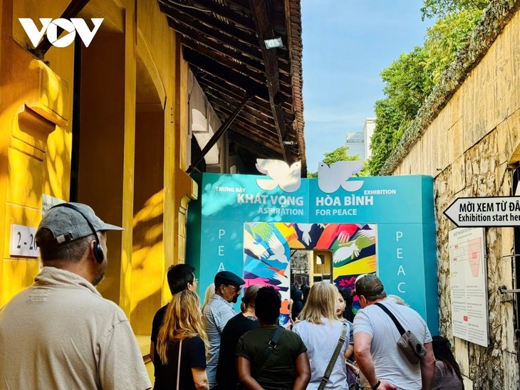 和平的渴望：12昼夜捍卫河内领空的记忆 - ảnh 2