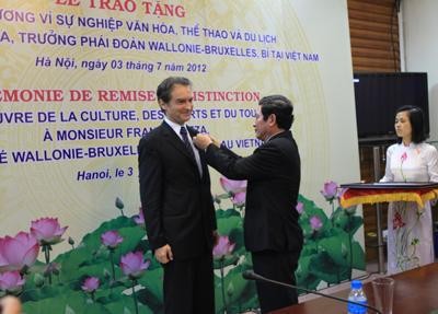 European culture head rewarded for services  - ảnh 1