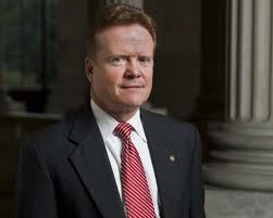 Jim Webb: China raises tension in East Sea - ảnh 1