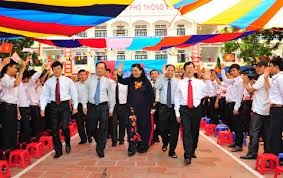 Deputy NA Chairwoman  Phong attends new school year celebration in Hai Phong - ảnh 1