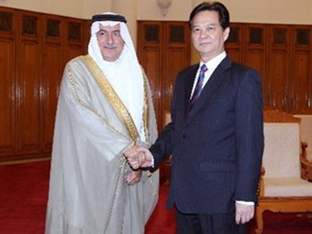 PM Nguyen Tan Dung receives Saudi Arabia Finance Minister - ảnh 1