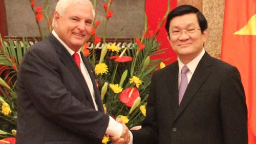 Panama’s President Ricardo Martinelli Berrocal pays official visit to Vietnam - ảnh 1