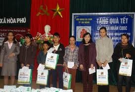 Tet aid for the poor launched in localities  - ảnh 1