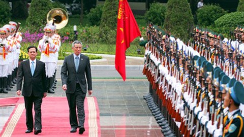 Singapore Prime Minister Lee Hsien Loong concludes Vietnam visit - ảnh 1