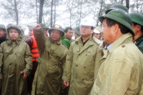 Efforts urged to protect people, property as Wutip storm hits central Vietnam - ảnh 1