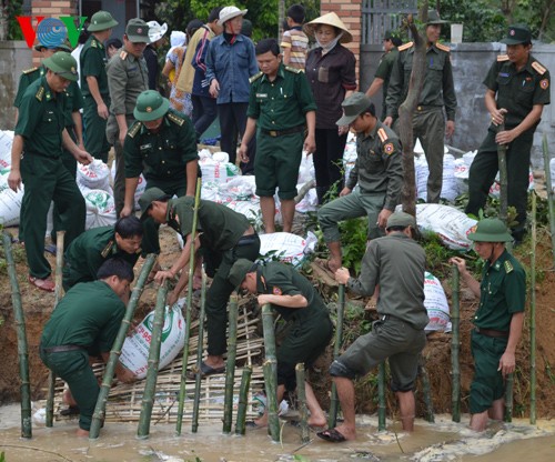 Mounting efforts to help central provinces overcome aftermath of typhoon Wutip - ảnh 1