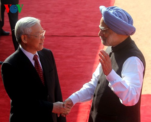 Party leader Nguyen Phu Trong welcomed at the Indian Presidential Palace - ảnh 1