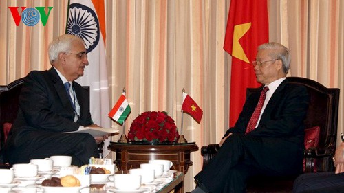 Party leader Nguyen Phu Trong welcomed at the Indian Presidential Palace - ảnh 3