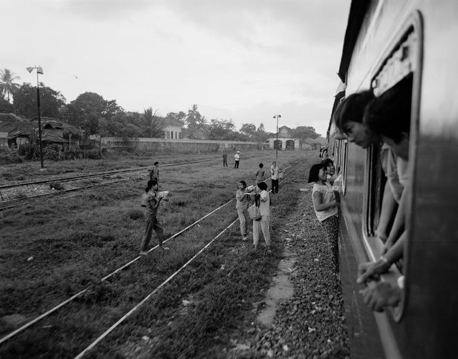 Vietnamese life in the 1990s - ảnh 24