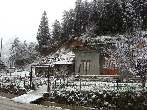 Sapa town in snow - ảnh 8