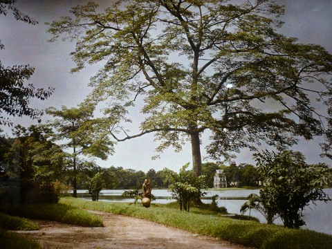 Photos reveal Hanoi a century ago - ảnh 2