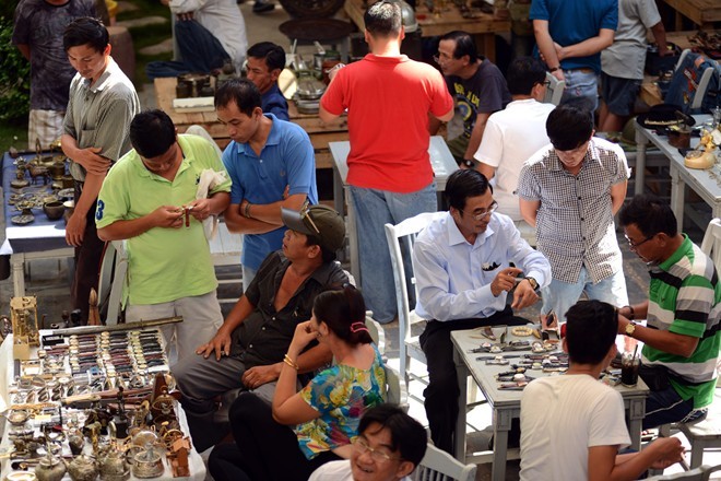 A flea market at the heart of Ho Chi Minh City - ảnh 2