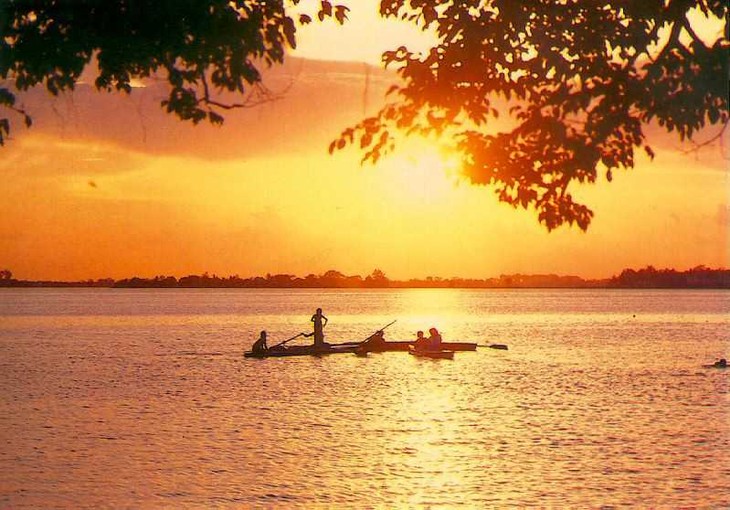 Hanoi’s West Lake - ảnh 3