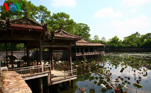 Exploring romantic charm of Hue  - ảnh 12