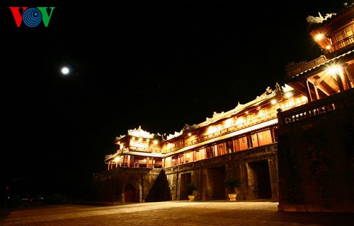 Exploring romantic charm of Hue  - ảnh 8