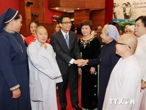 Outstanding female dignitaries honored - ảnh 1