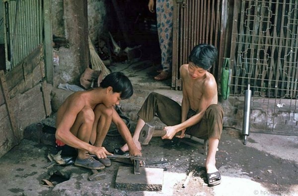 Hanoi city streets in the post-subsidy period  - ảnh 12