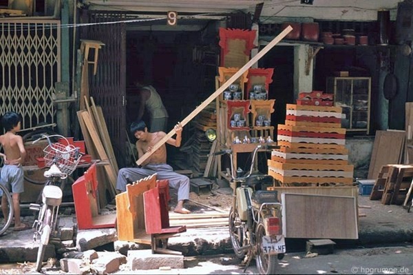 Hanoi city streets in the post-subsidy period  - ảnh 14