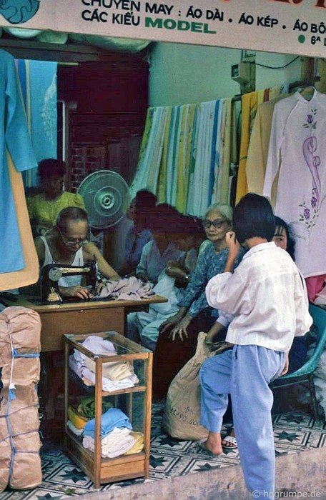 Hanoi city streets in the post-subsidy period  - ảnh 19