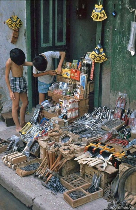 Hanoi city streets in the post-subsidy period  - ảnh 8