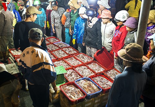 Tho Quang fishing port in spring  - ảnh 3