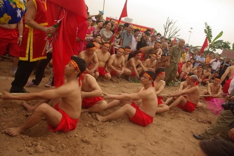 Tug of war game in Ngoc Tri village, Long Bien district of Hanoi - ảnh 2