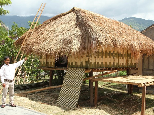 Stilt house of the Raglai - ảnh 1