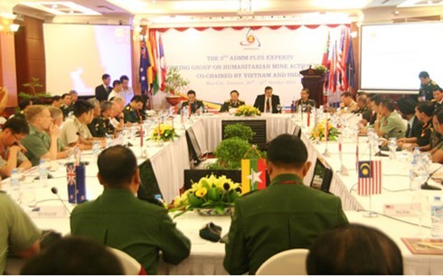 Experts' Working Group on Humanitarian Mine Action held its 3rd meeting - ảnh 1