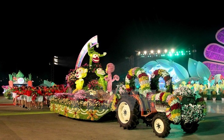 2015 Da Lat Flower Festival opens - ảnh 1