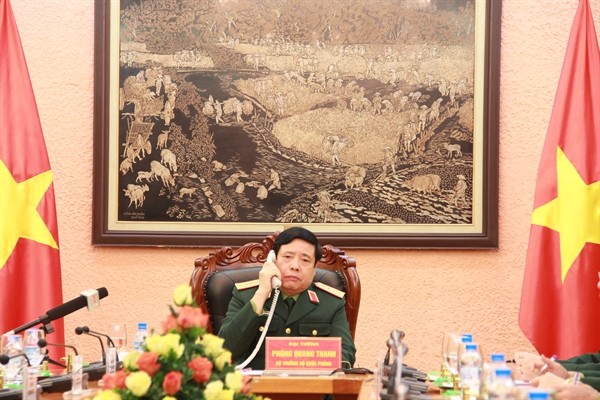 Vietnam and China set up direct telephone line between the two defense ministries  - ảnh 1