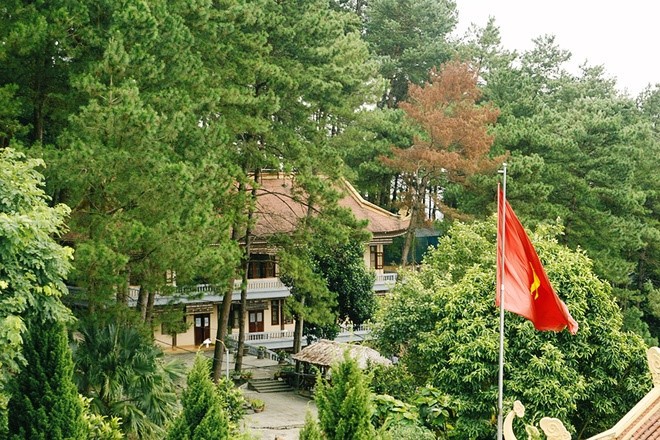 Truc Lam Tay Thien Zen Monastery- a beautiful monastery - ảnh 4