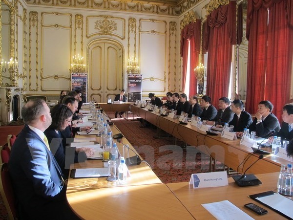 Vietnam, UK hold 5th strategic dialogue - ảnh 1