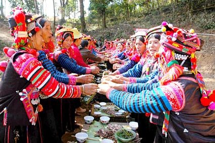 Rain blessing ceremony of the Ha Nhi - ảnh 1