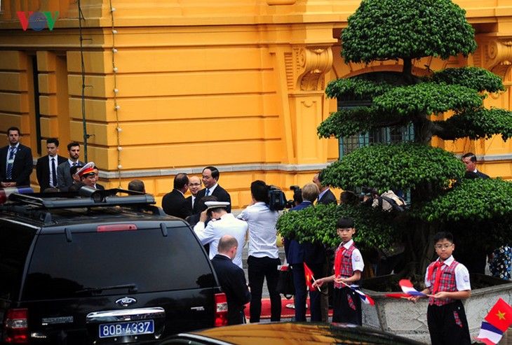 Welcoming ceremony for French President Francois Hollande - ảnh 7